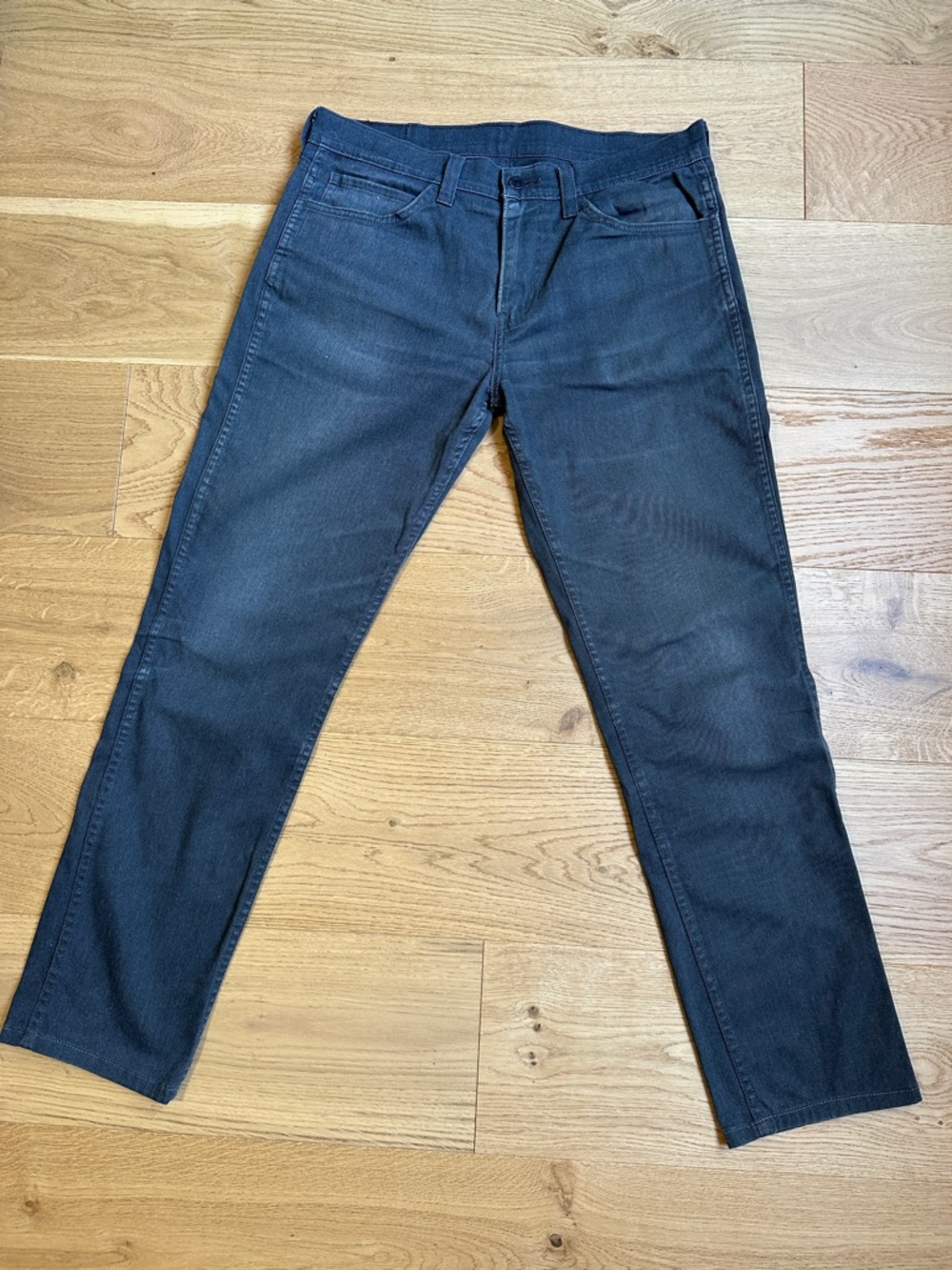 Levi's Men's Slim Pants in Charcoal Black